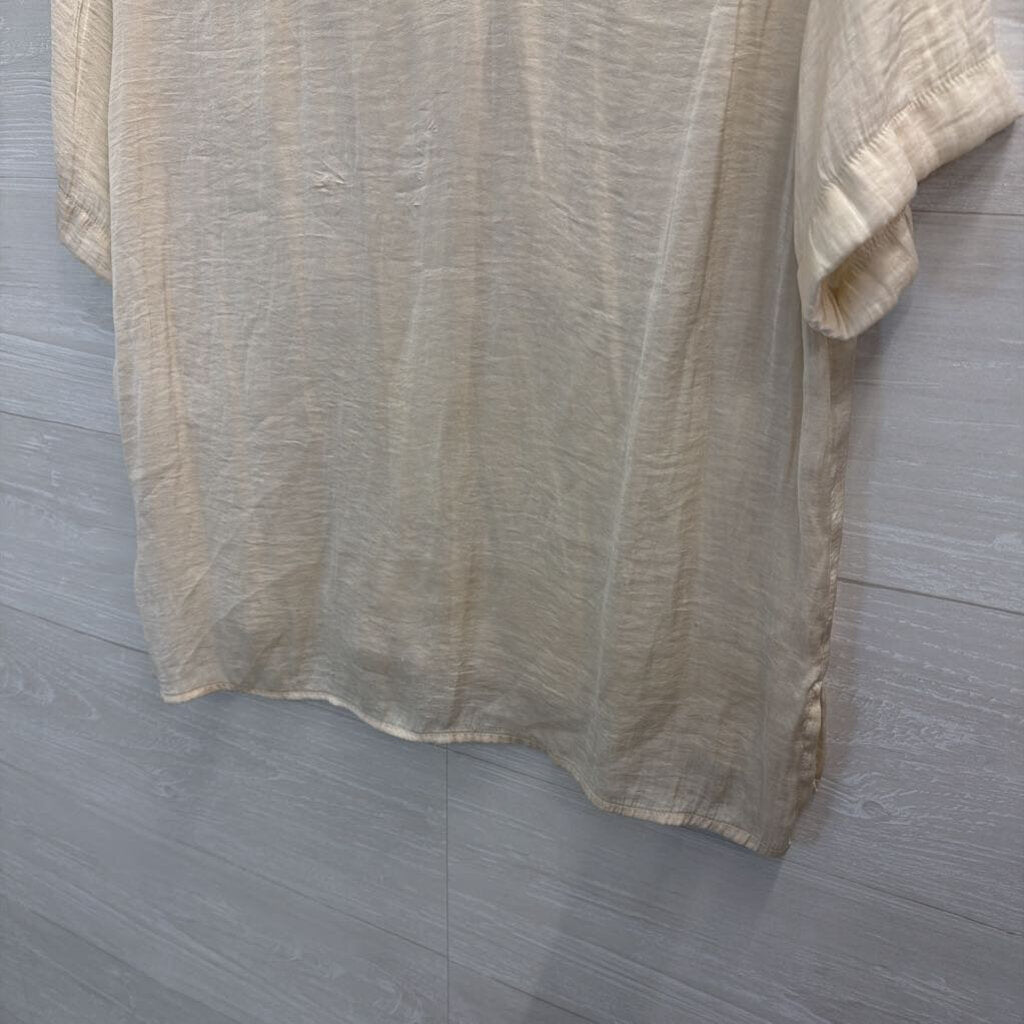 Cream Silky Short Sleeve Buttondown Small