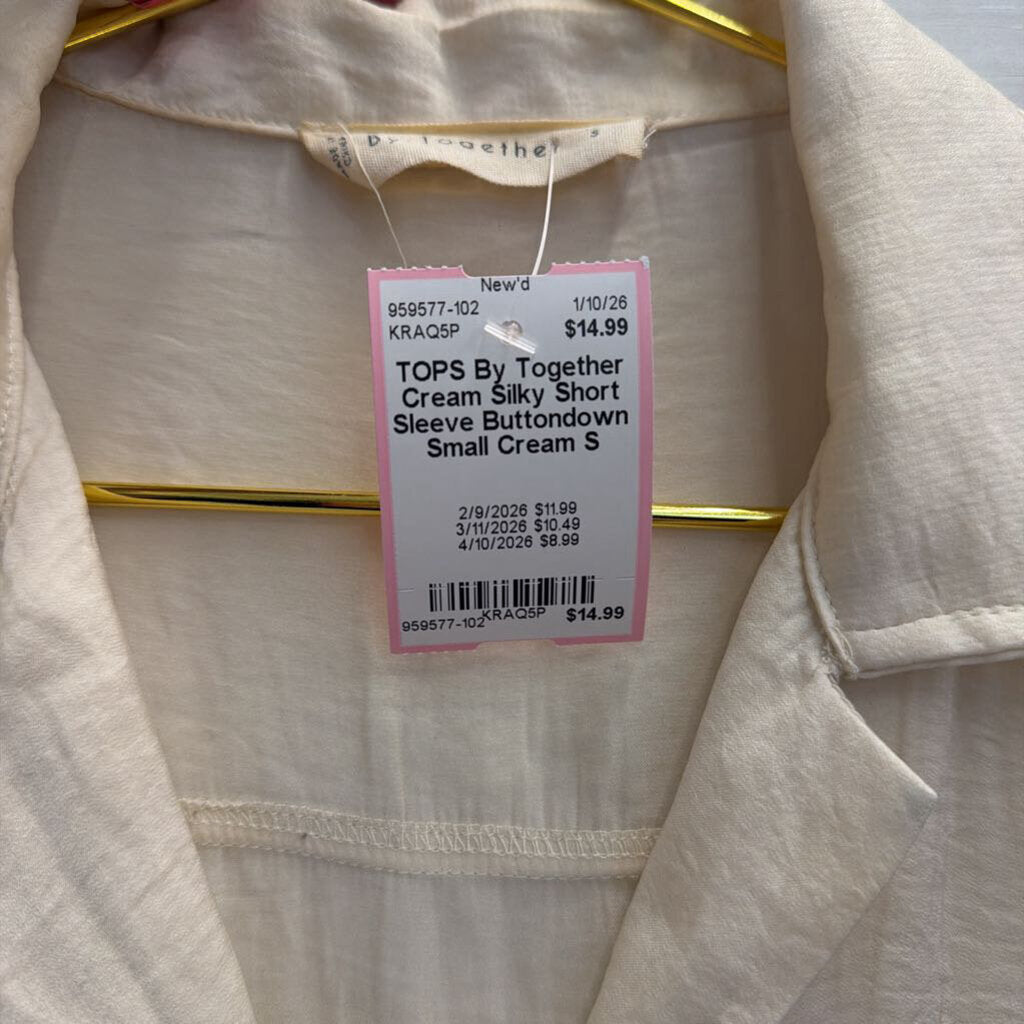 Cream Silky Short Sleeve Buttondown Small