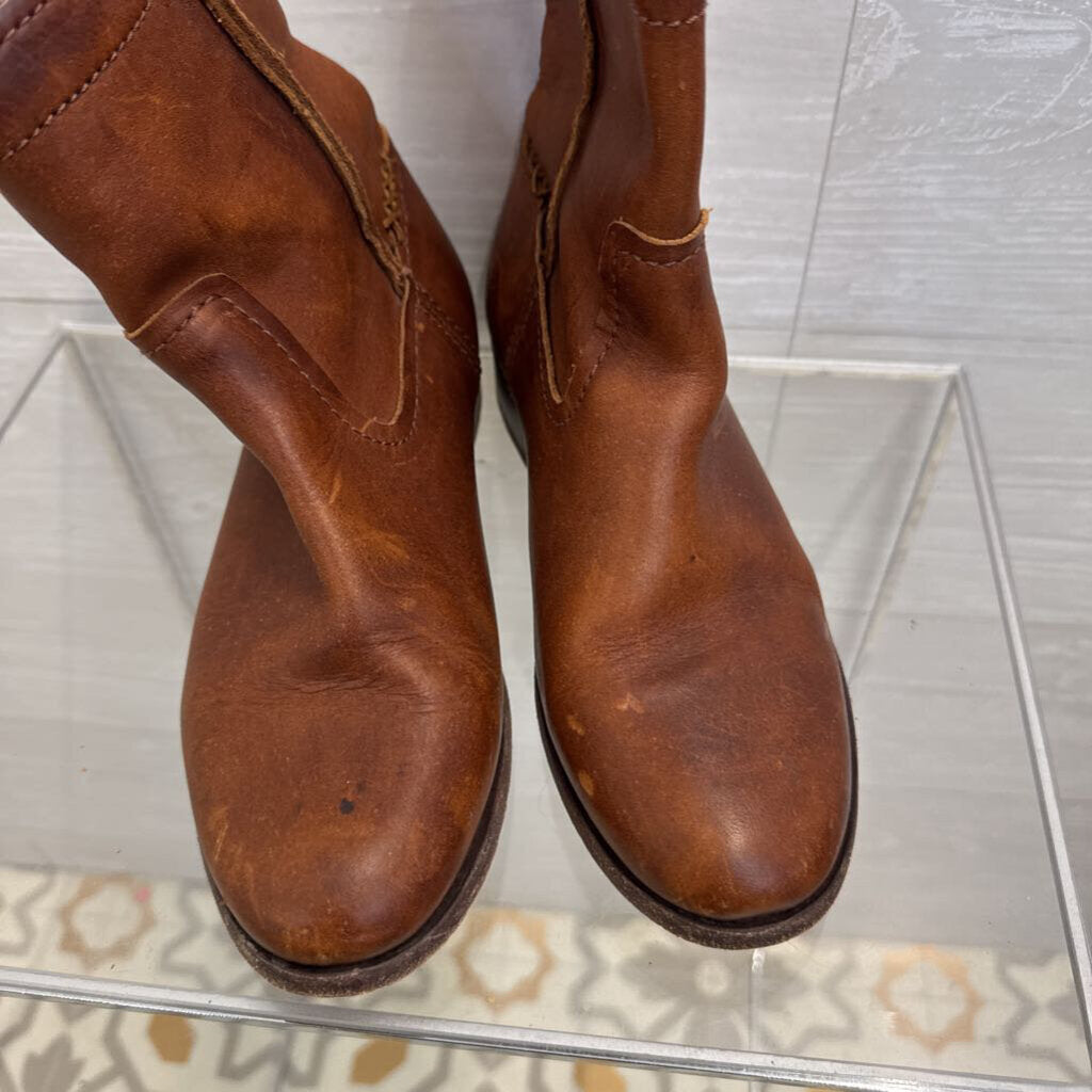 Frye Cara Short Oiled Leather Pull-On Boots 6