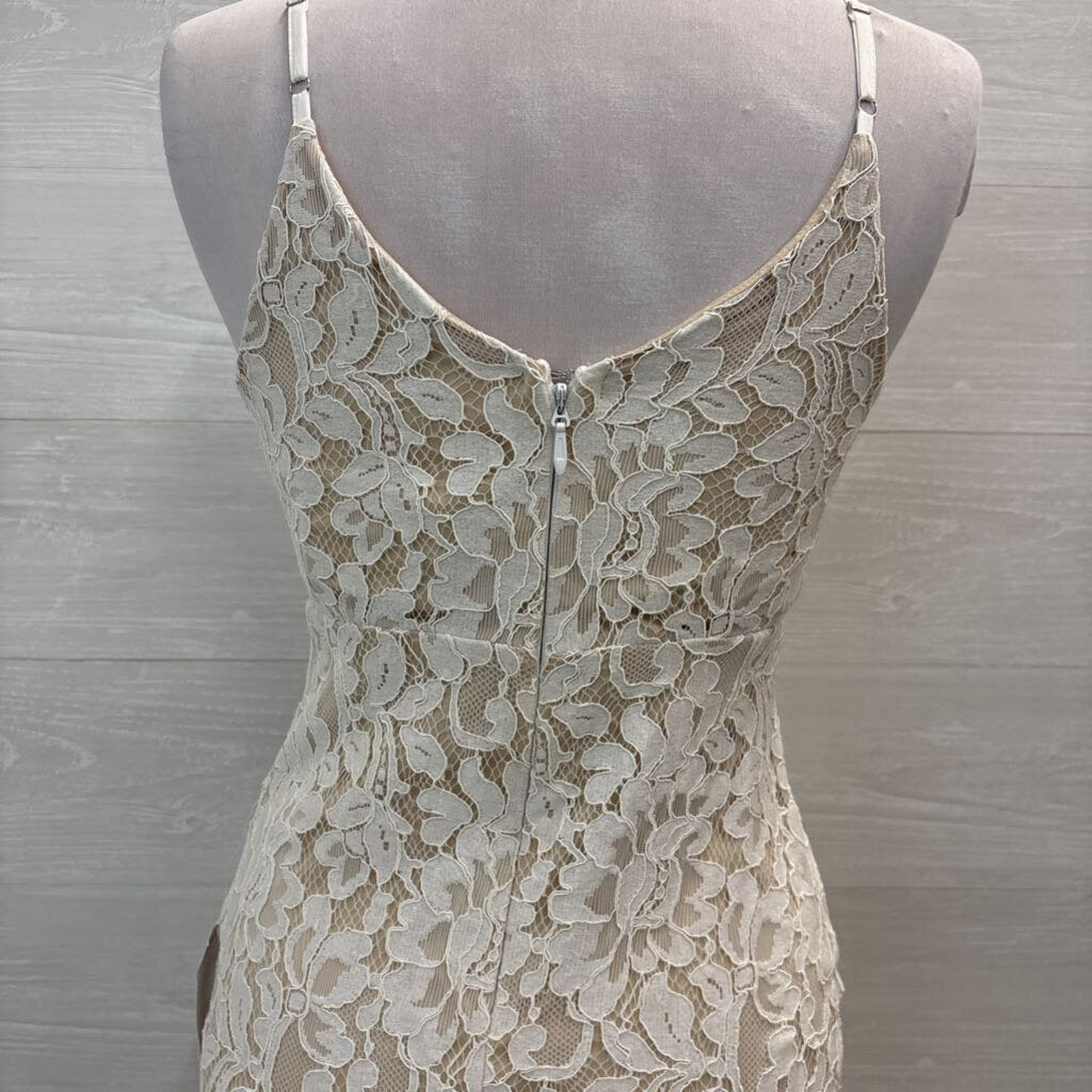 Lulu's Ivory/Champagne Lace Bridal Gown Medium