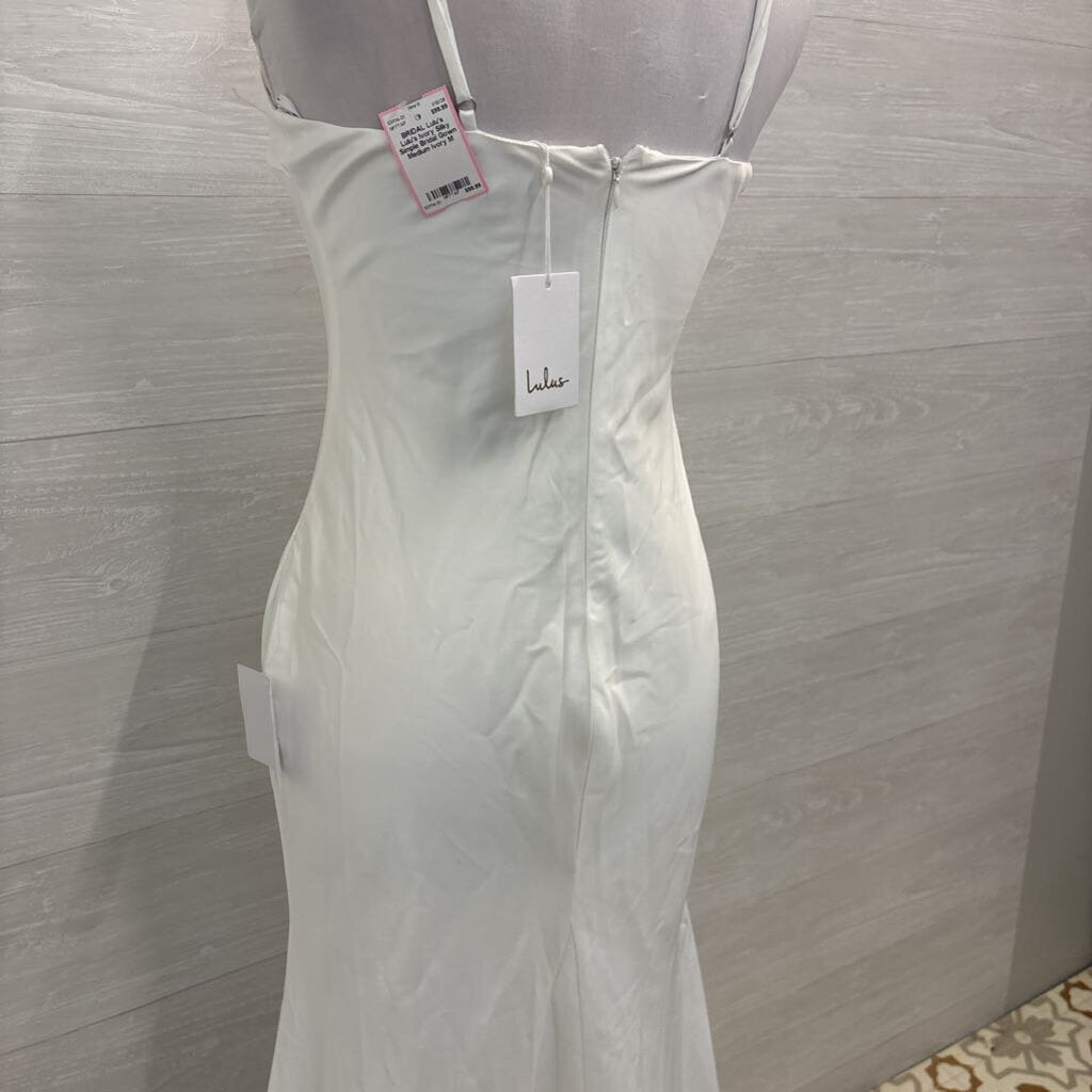 Lulu's Ivory Silky Simple Bridal Gown Medium