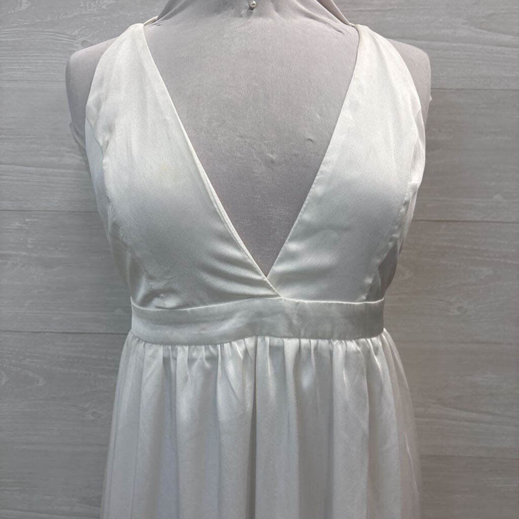 Lulu's Ivory Silky Simple Halter Bridal Gown Medium