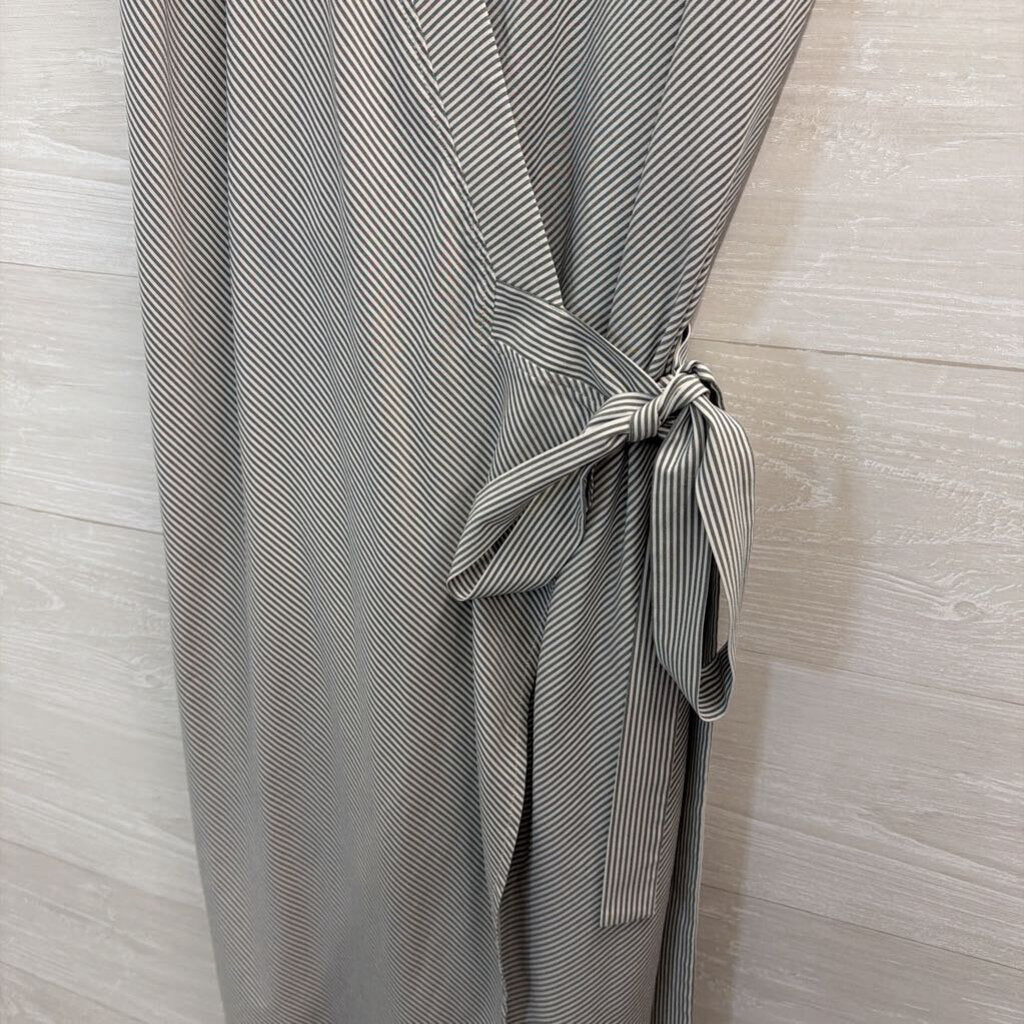 Athleta White/ Grey Striped Short Sleeve Wrap Dress Medium