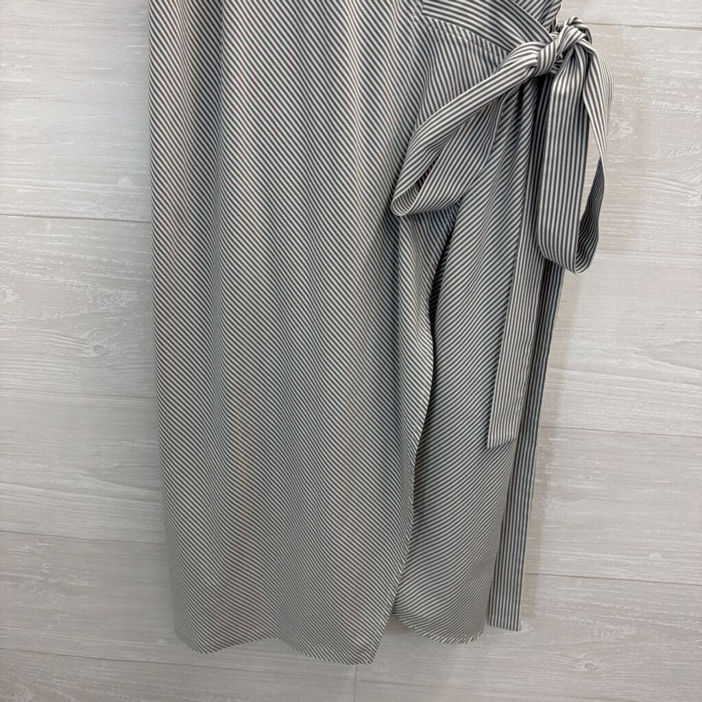 Athleta White/ Grey Striped Short Sleeve Wrap Dress Medium