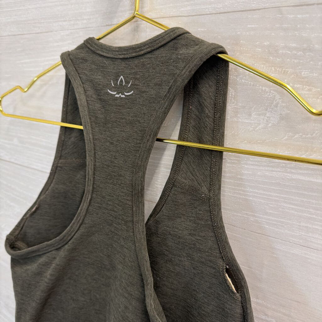 Beyond Yoga Green V Neck Padded Cropped Tank Top Small