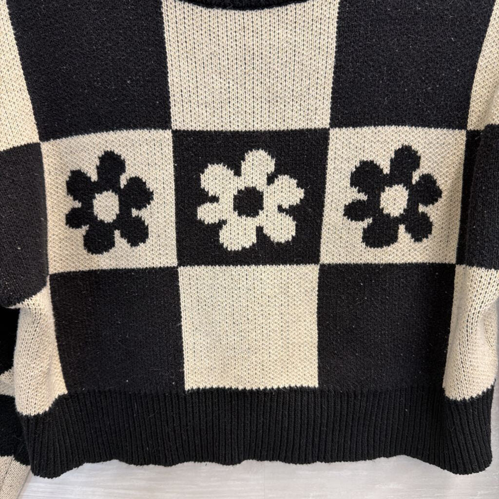 Bittersweet Black/ Beige Cropped Checkered Sweater Extra Small