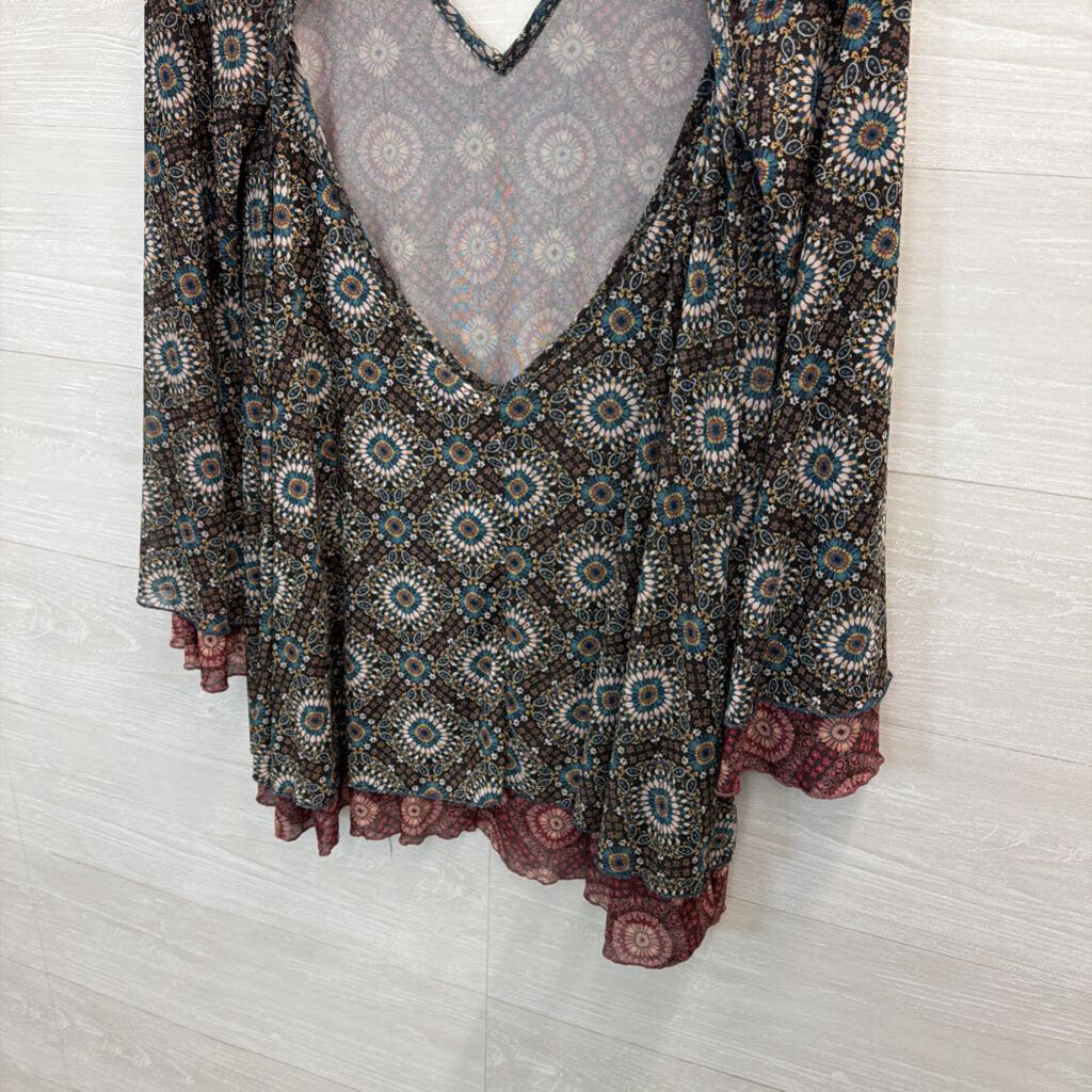 Gimmicks Black/ Beige/ Blue Print Long Sleeve V Neck Mini Dress Medium