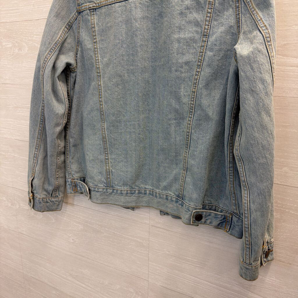 BKE Light Wash Distressed Denim Jacket Medium