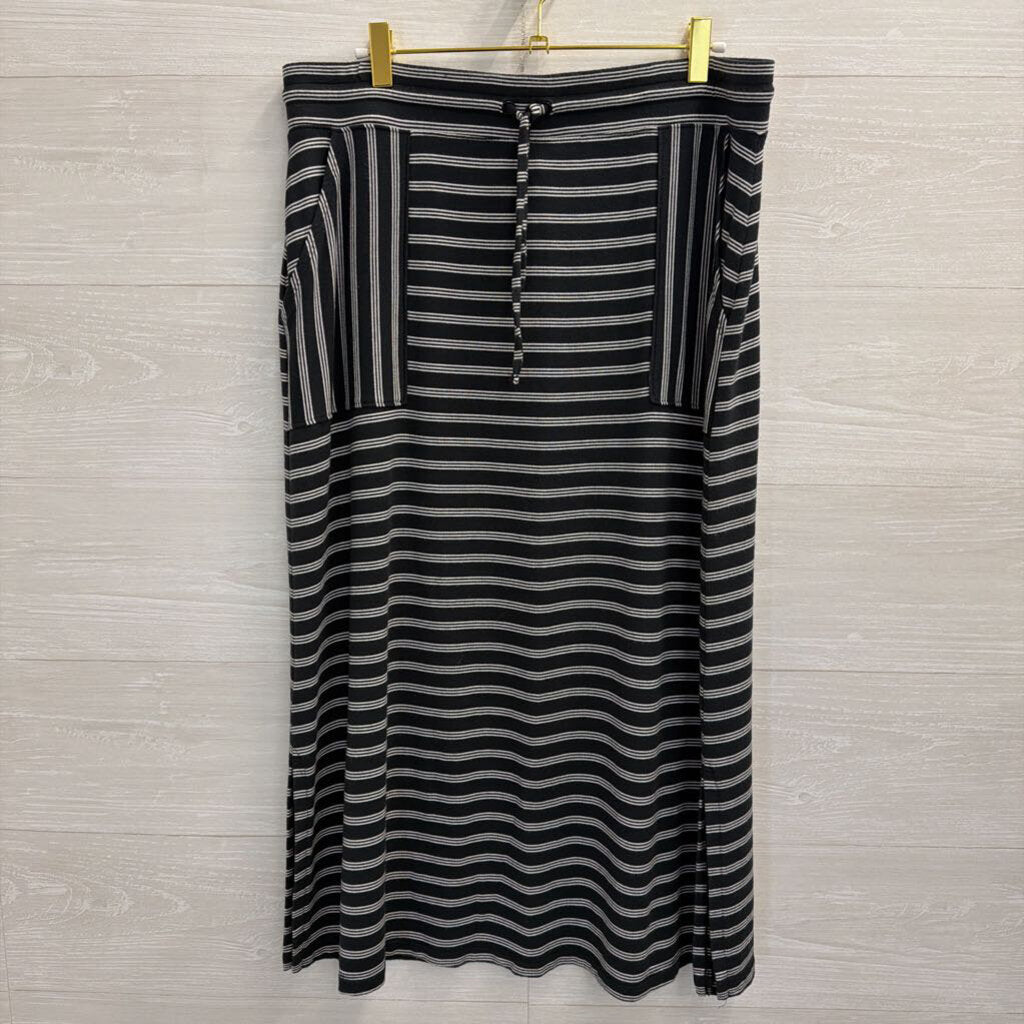 T by Talbots Black/ White Striped Pull On Midi Skirt Large