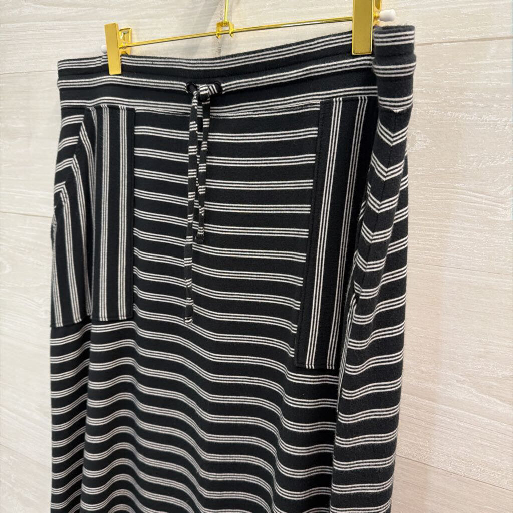 T by Talbots Black/ White Striped Pull On Midi Skirt Large