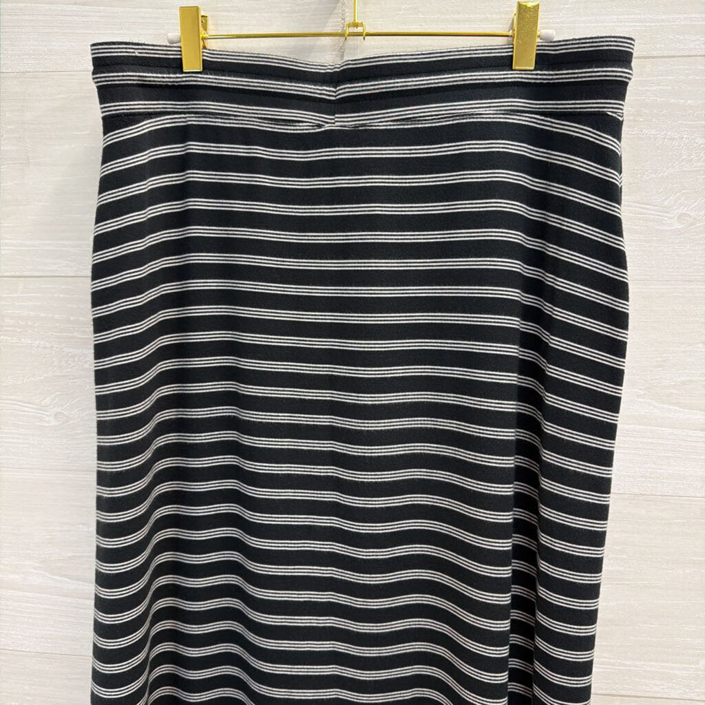 T by Talbots Black/ White Striped Pull On Midi Skirt Large