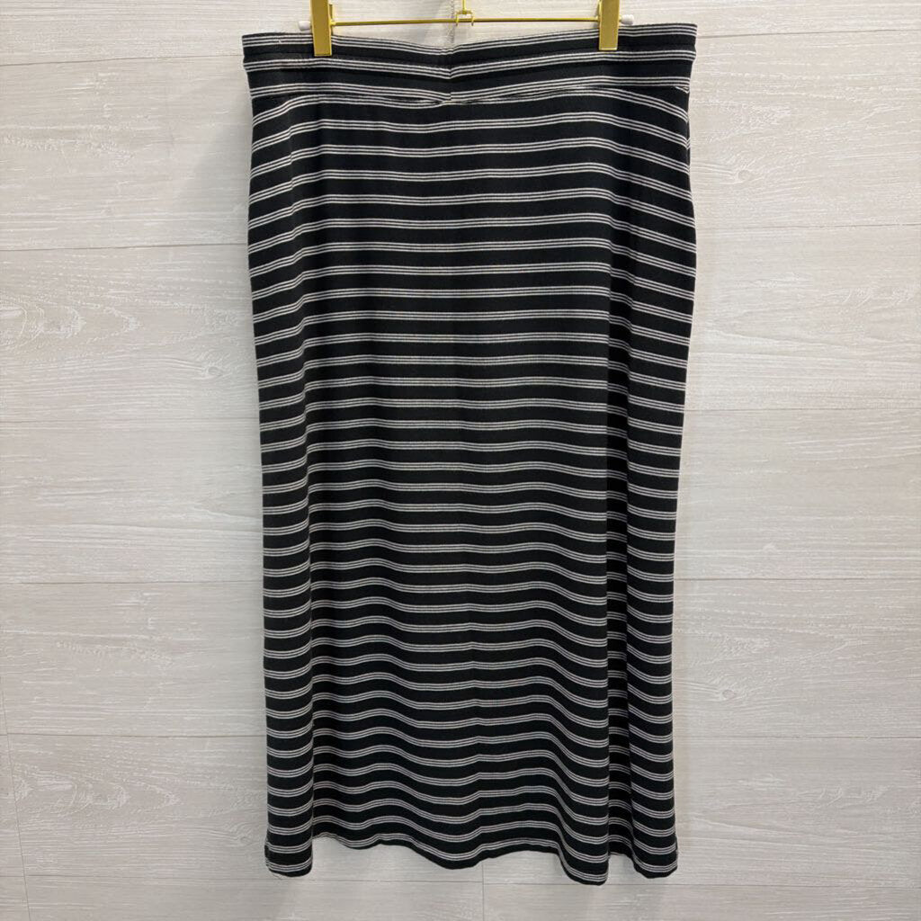 T by Talbots Black/ White Striped Pull On Midi Skirt Large