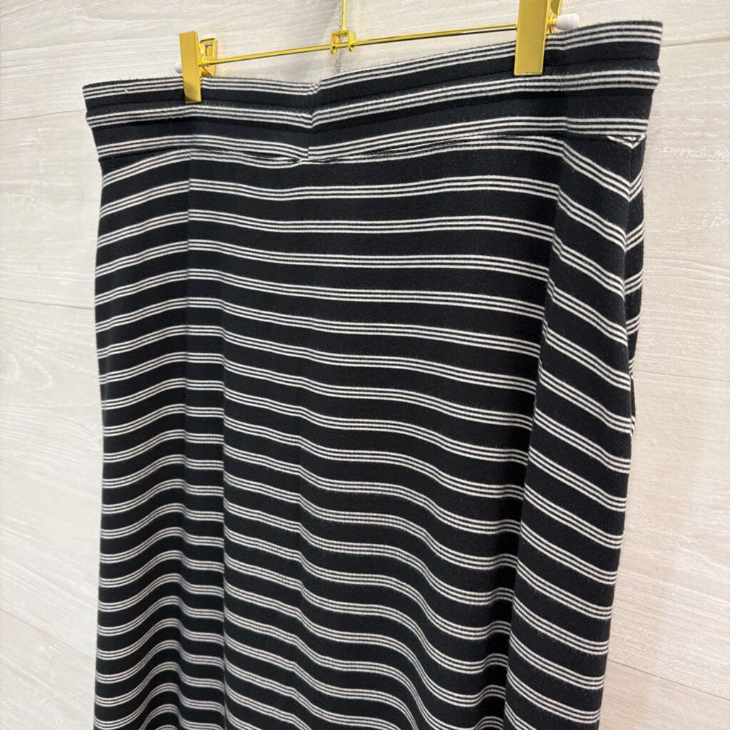 T by Talbots Black/ White Striped Pull On Midi Skirt Large
