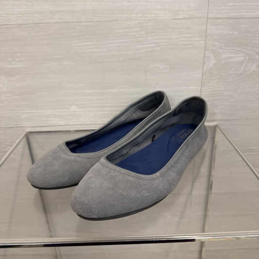 Crocs Grey Suede Ballet Flats 7