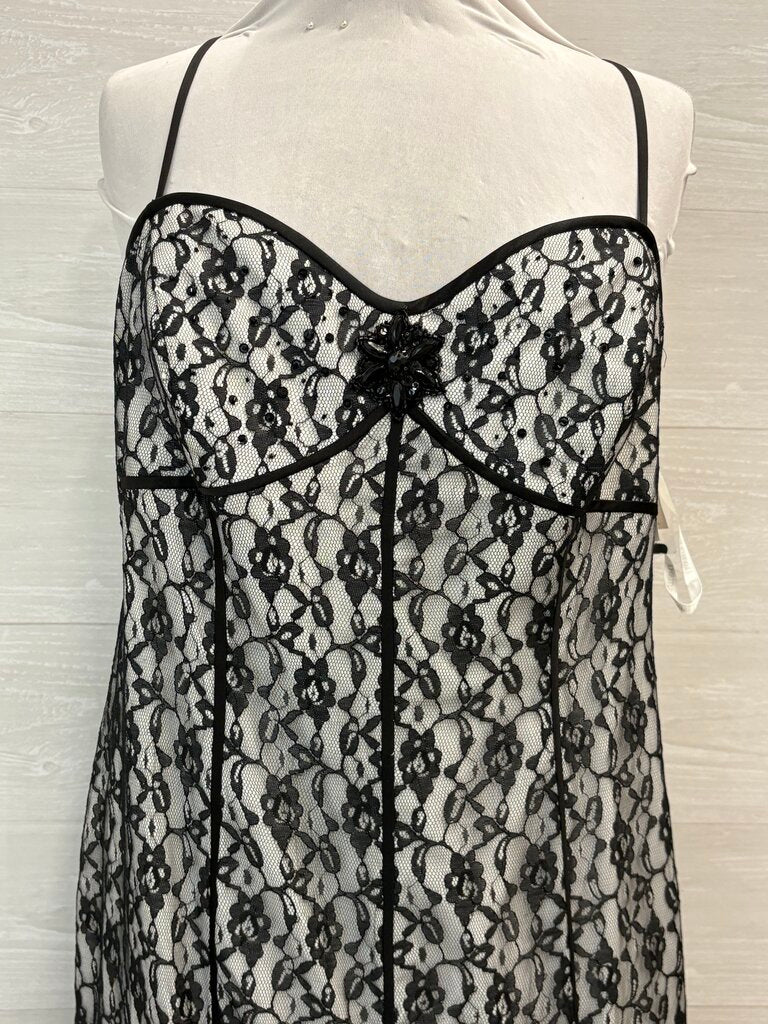 David's Bridal White/ Black Lace Overlay Long Formal Dress 20
