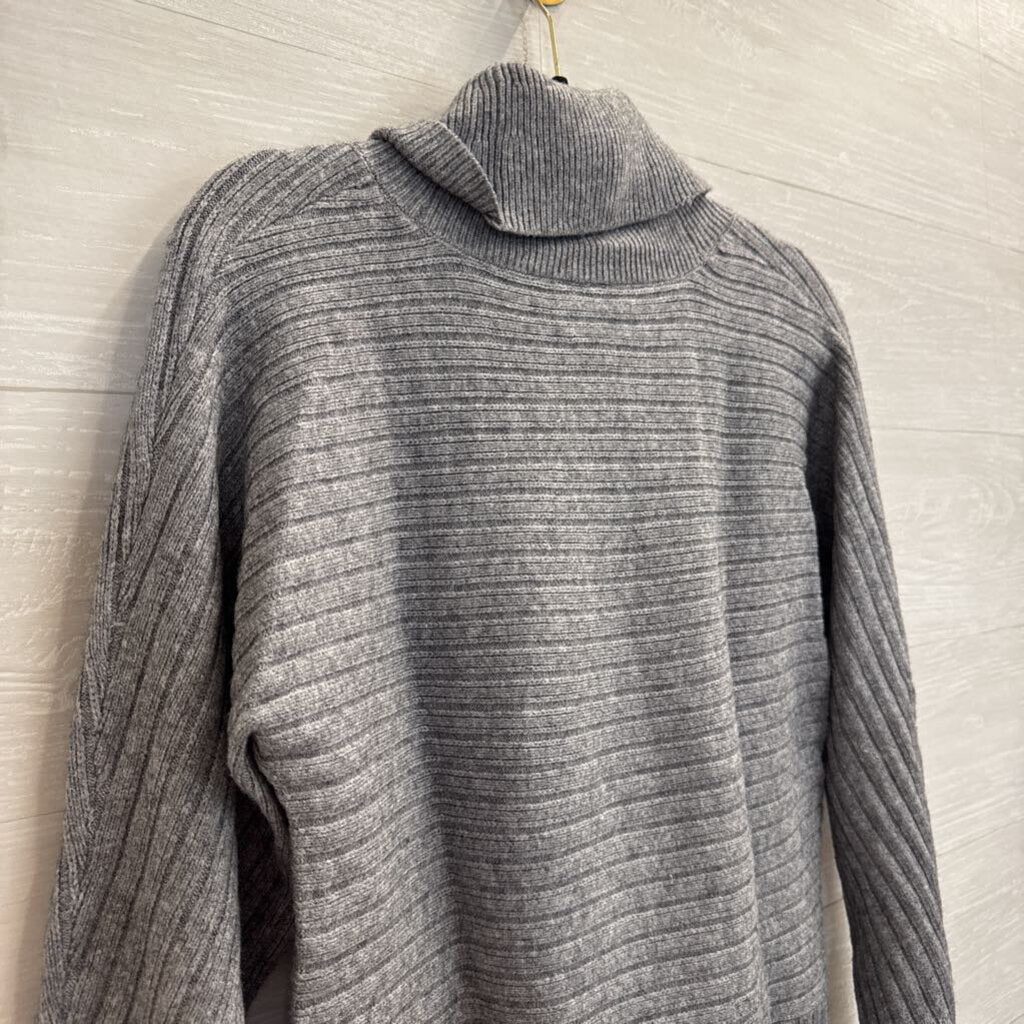 Moth Grey Turtleneck Sweater Small