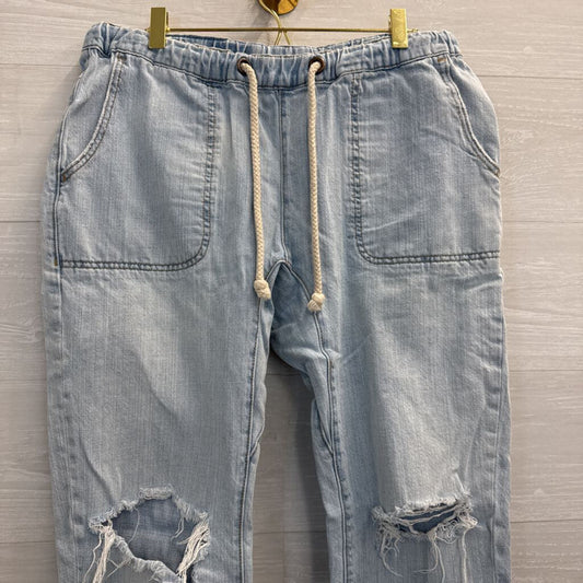 One Tea Spoon Light Wash Distressed Pull On Pants Medium