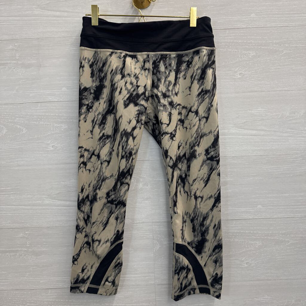 Lululemon Black/ Beige Print Cropped Leggings 6