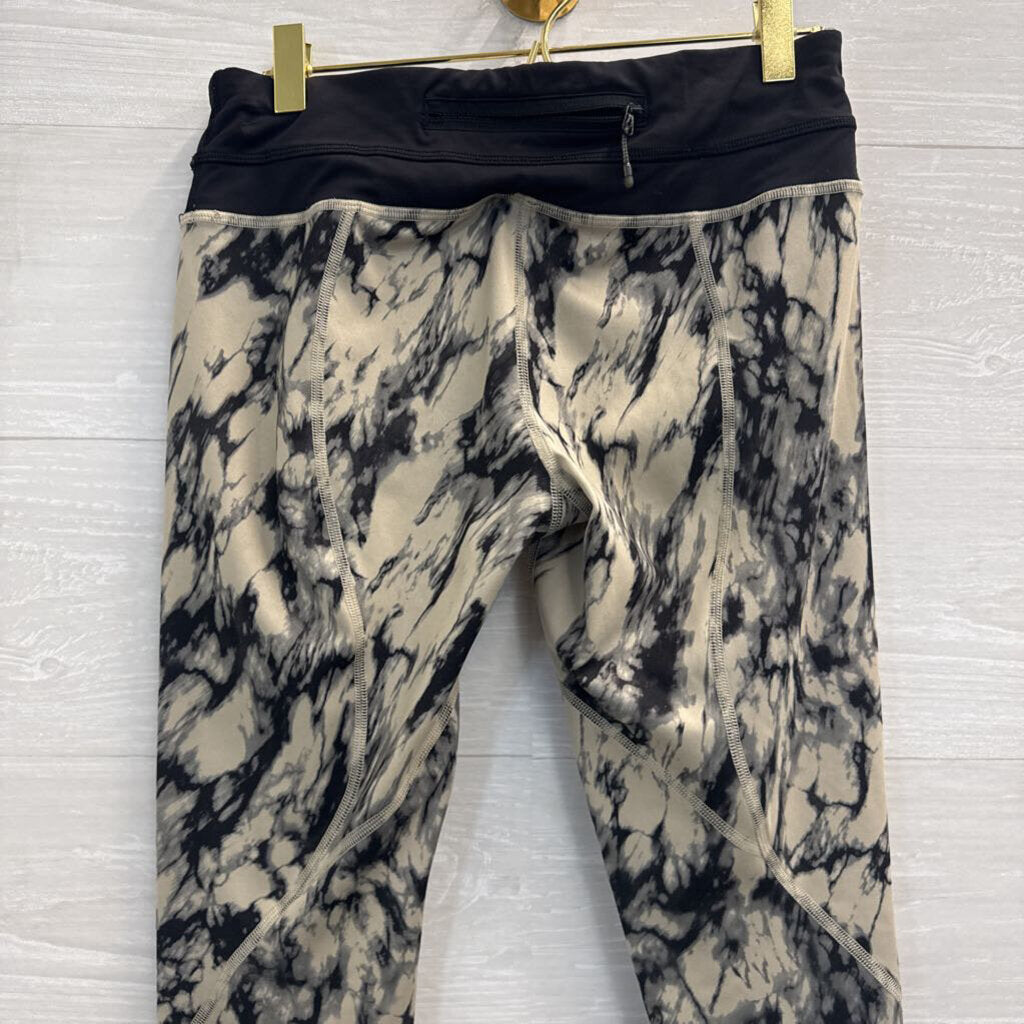 Lululemon Black/ Beige Print Cropped Leggings 6