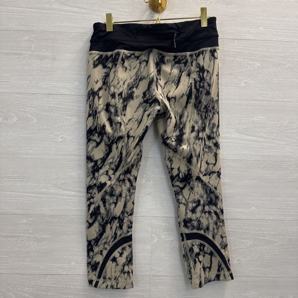 Lululemon Black/ Beige Print Cropped Leggings 6