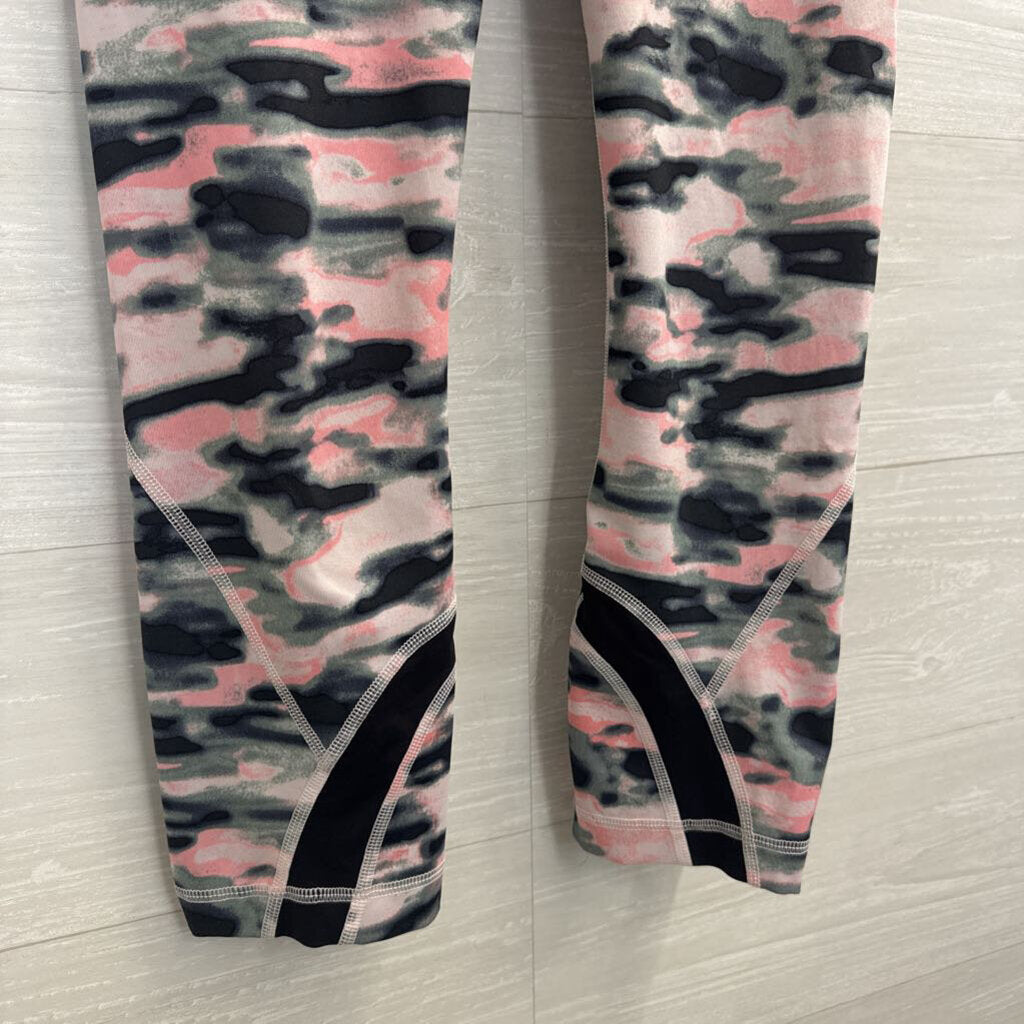 Lululemon Black/ Pink Print Cropped Leggings 6