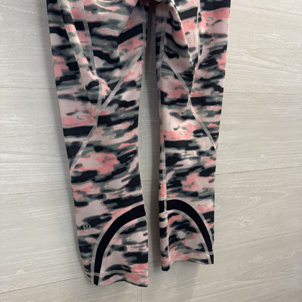 Lululemon Black/ Pink Print Cropped Leggings 6