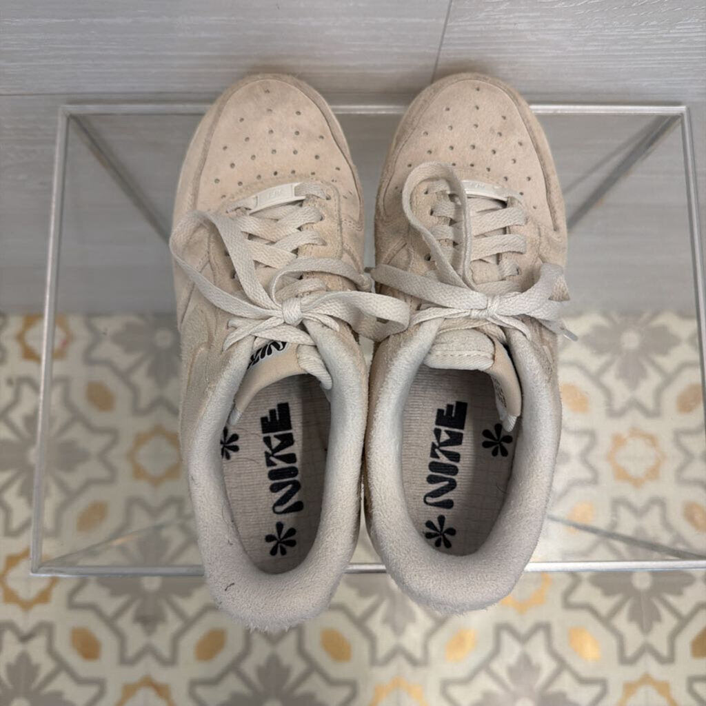 Nike Cream Suede/ Sherpa Air Force 1 07 SE 6.5