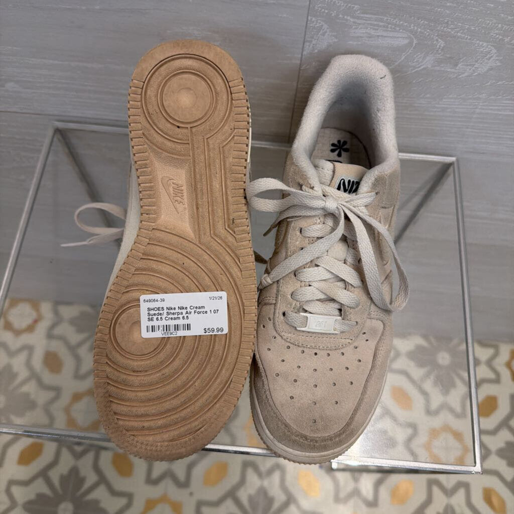 Nike Cream Suede/ Sherpa Air Force 1 07 SE 6.5