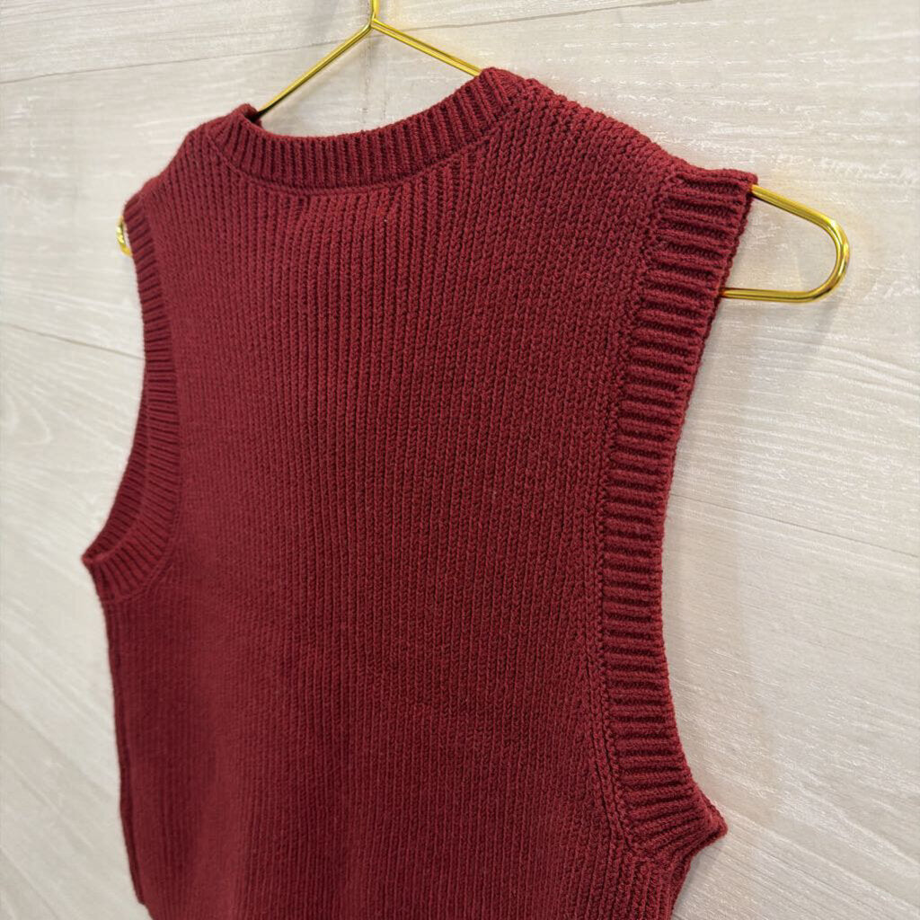 Moon and Madison Burgundy Knit Gold Button Sweater Vest Small
