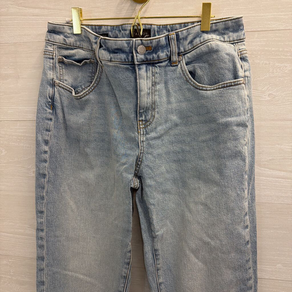 Talbots Light Wash Everyday Relaxed Jeans 10