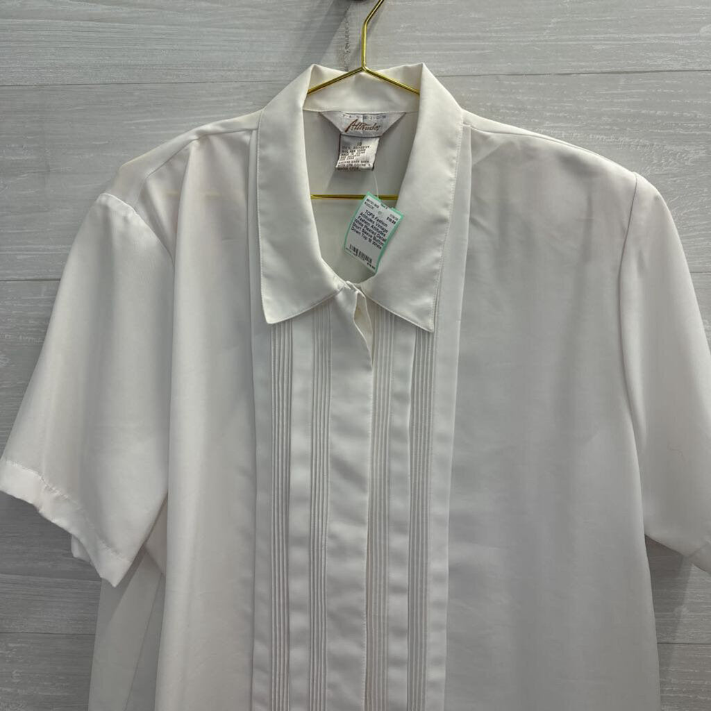 Vintage Fashion Attitudes White Pleated Detail Short Sleeve Button Down Top 18