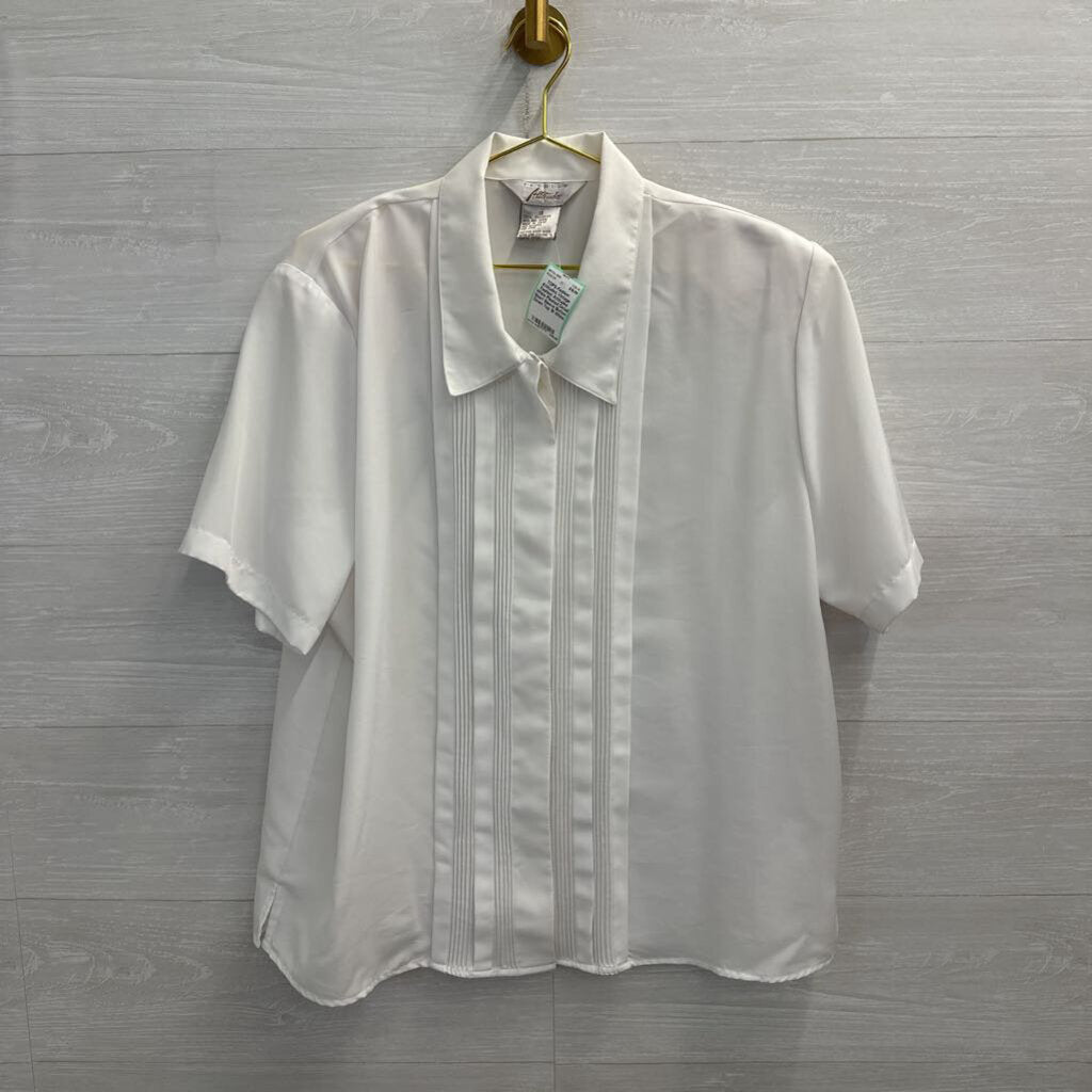 Vintage Fashion Attitudes White Pleated Detail Short Sleeve Button Down Top 18