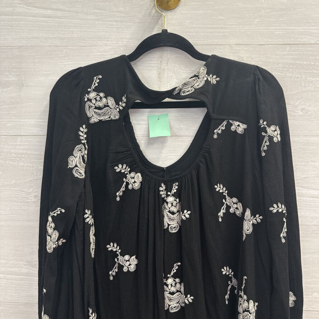 Altar'd State Black/ White Embroidered Long Sleeve Dress Medium