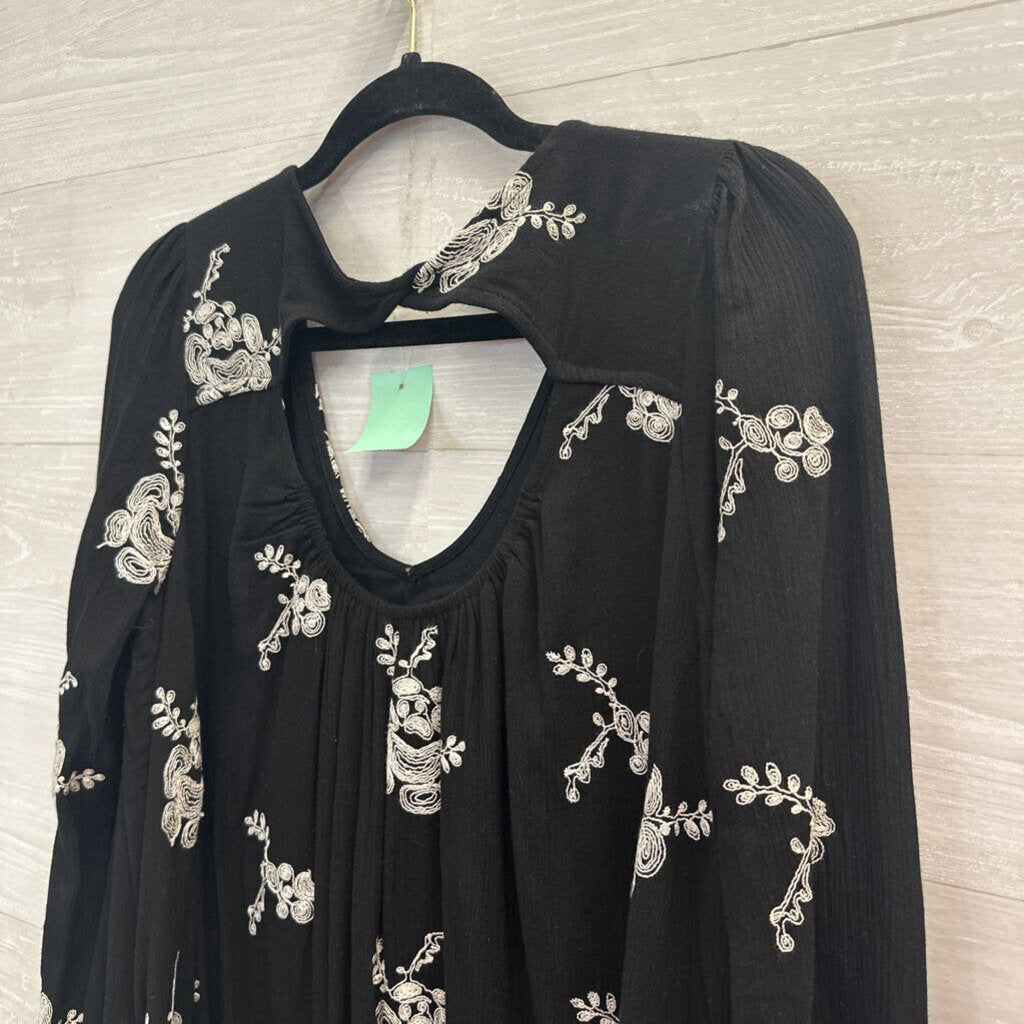 Altar'd State Black/ White Embroidered Long Sleeve Dress Medium