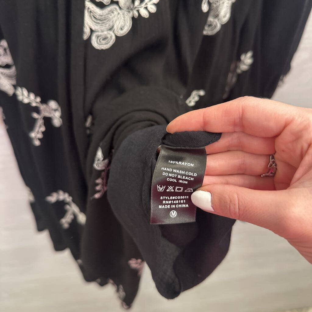 Altar'd State Black/ White Embroidered Long Sleeve Dress Medium