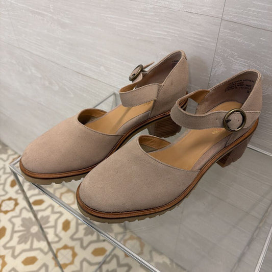 Seychelles Beige Suede Lock and Key Mary Jane Heels 9