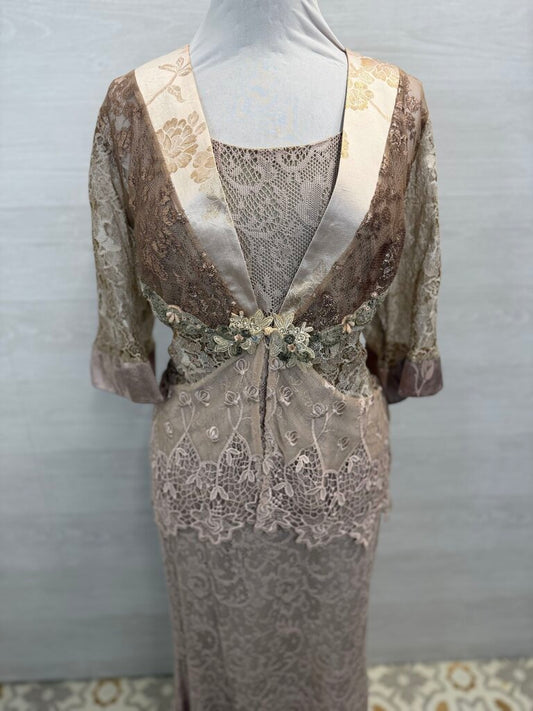 Spencer Alexis Gold Lace 3 Piece Long Formal Dress Large