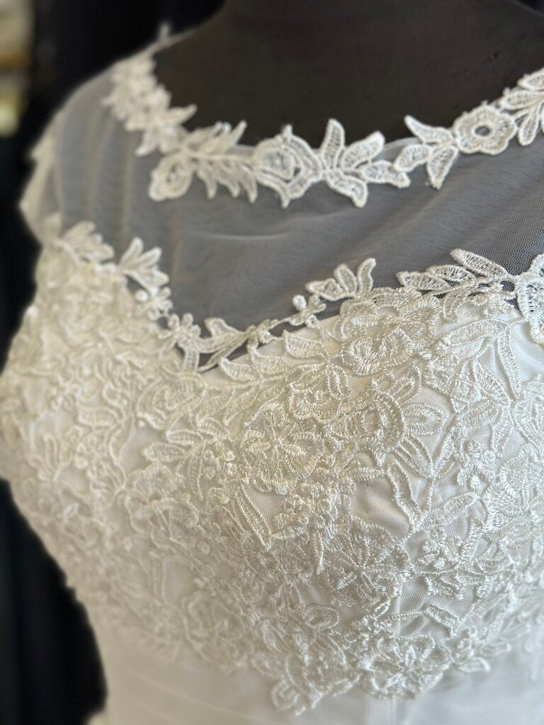 Lace Short Bridal Dress Small