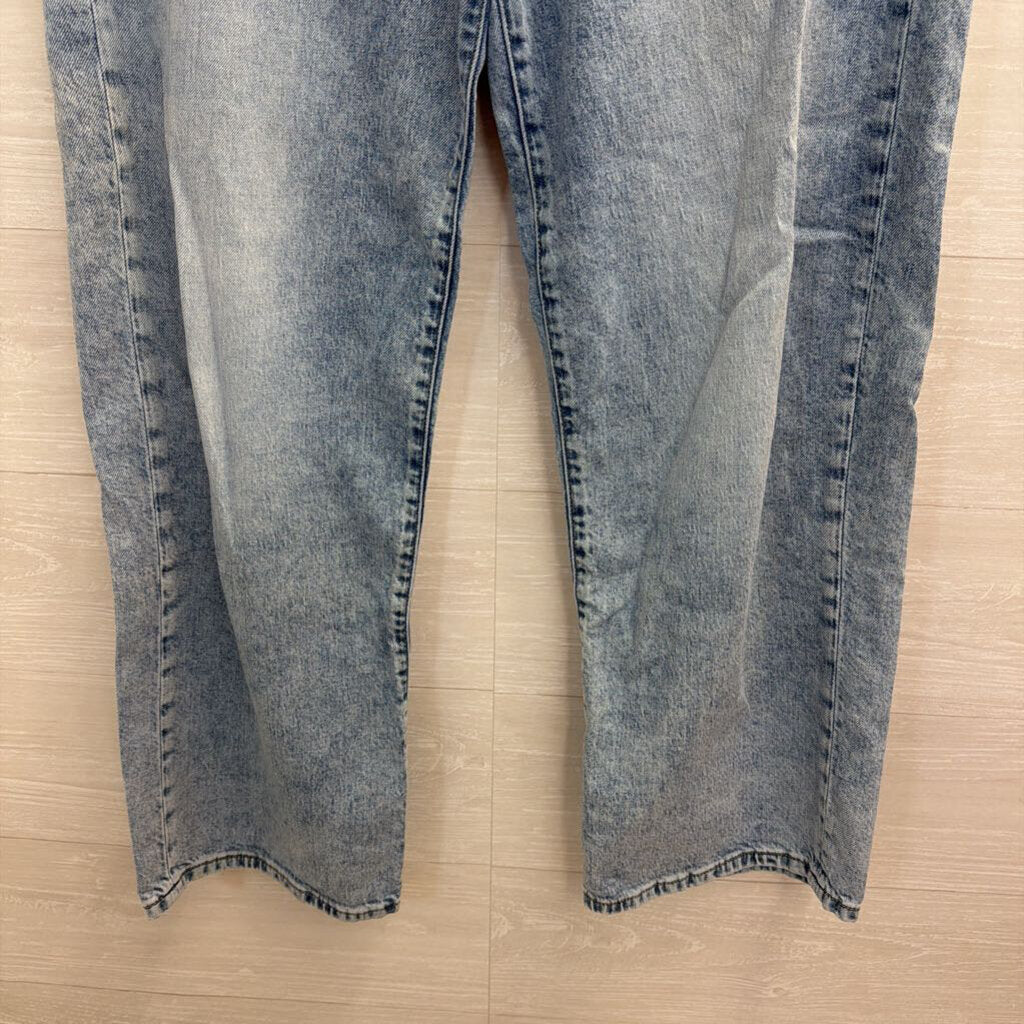 Pilcro Light Wash Wide Leg Mom Jeans 30