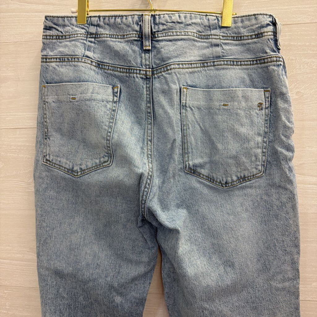 Pilcro Light Wash Wide Leg Mom Jeans 30