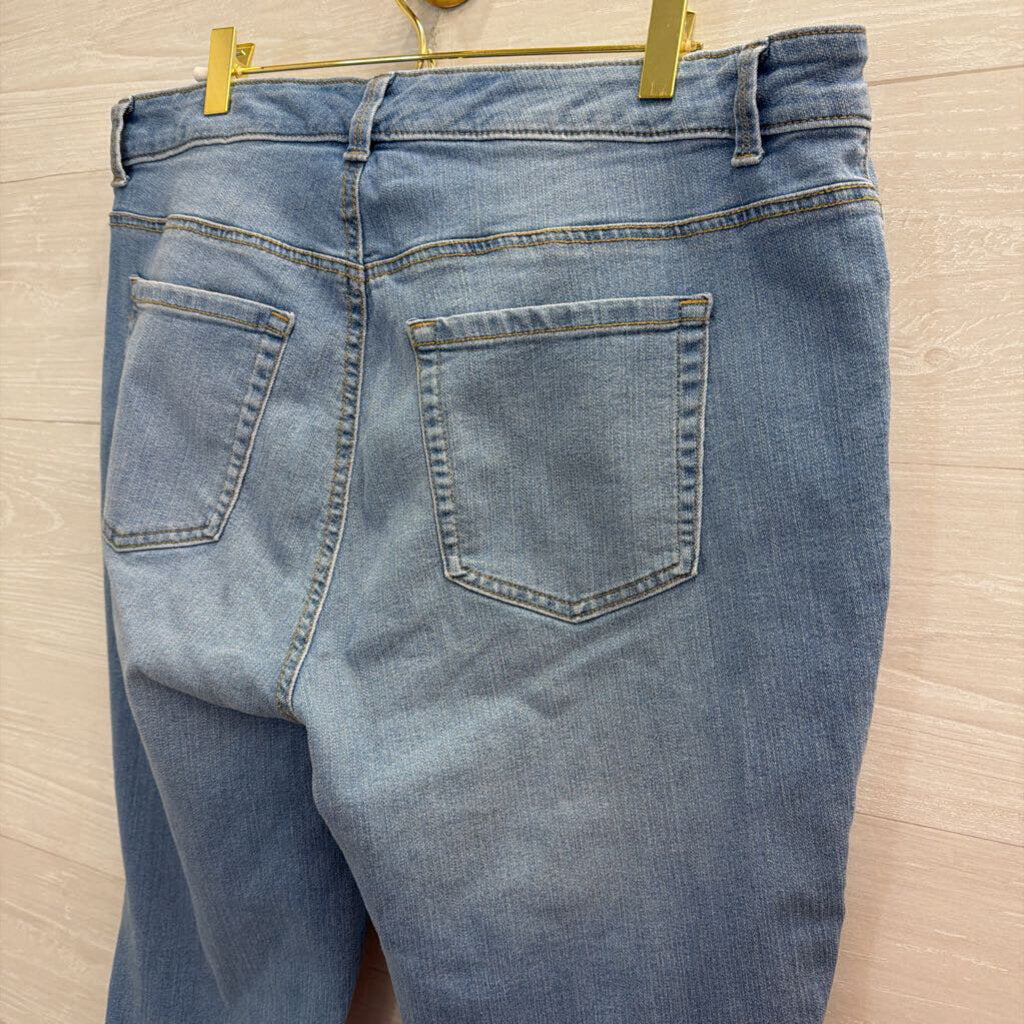 Style and Co Light Wash Straight Leg Jeans 16W
