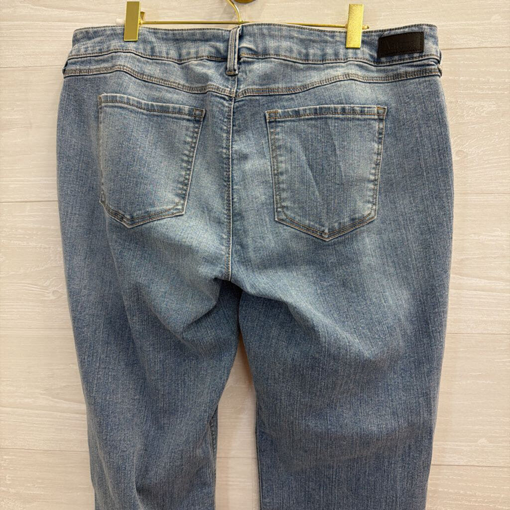 Natural Reflections Light Wash Straight Leg Jeans 16 Petite