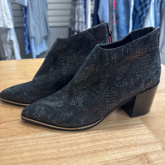 Vaneli Black/ Grey Snakeskin Point Toe Ankle Boots 7
