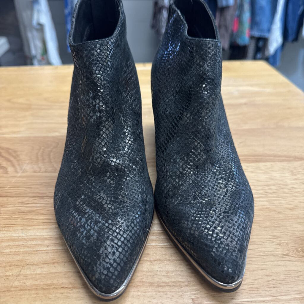 Vaneli Black/ Grey Snakeskin Point Toe Ankle Boots 7