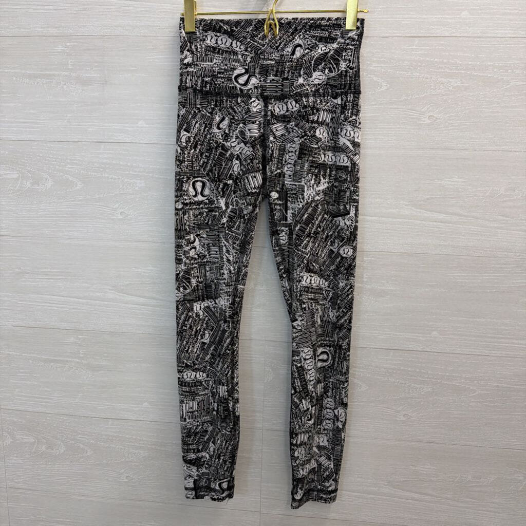 Lululemon Black/ White Print Cropped Leggings 4