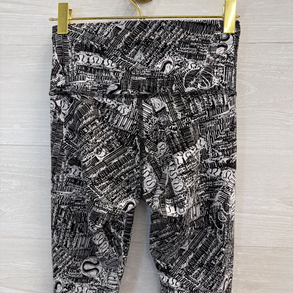 Lululemon Black/ White Print Cropped Leggings 4