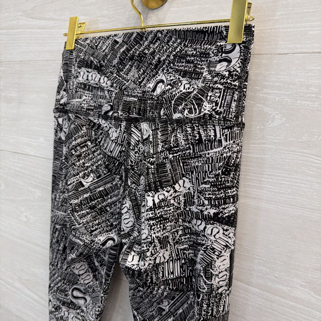 Lululemon Black/ White Print Cropped Leggings 4