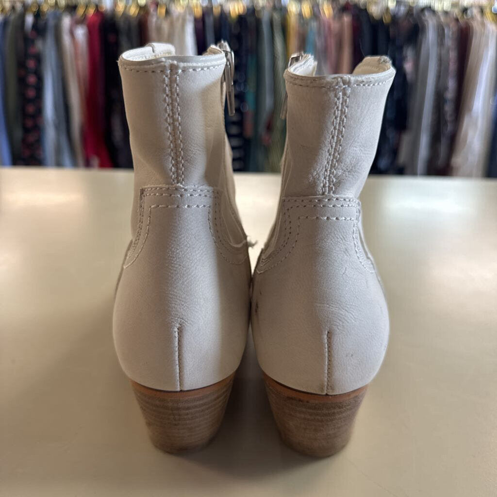 Dolce Vita Cream Silma Ankle Western Boots 8