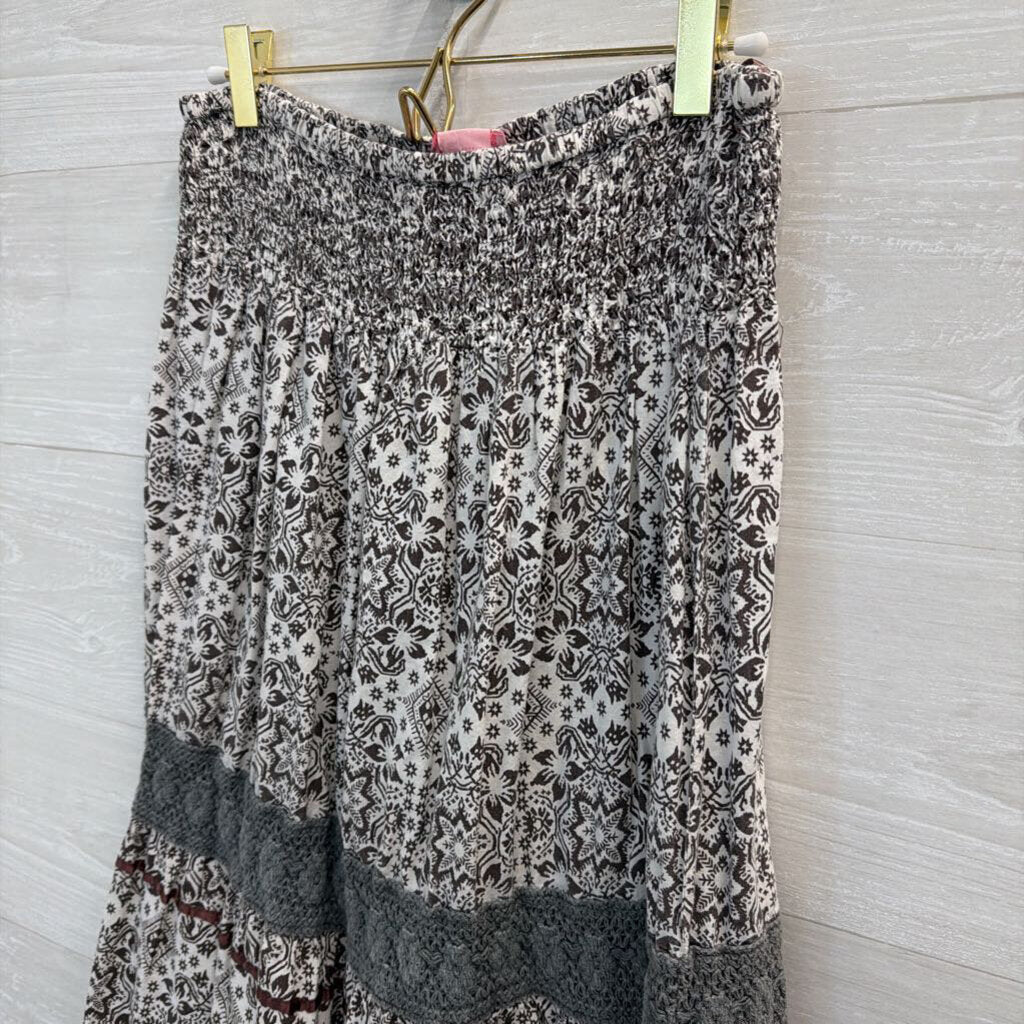 She's Cool White/ Grey Print Maxi Skirt 1X