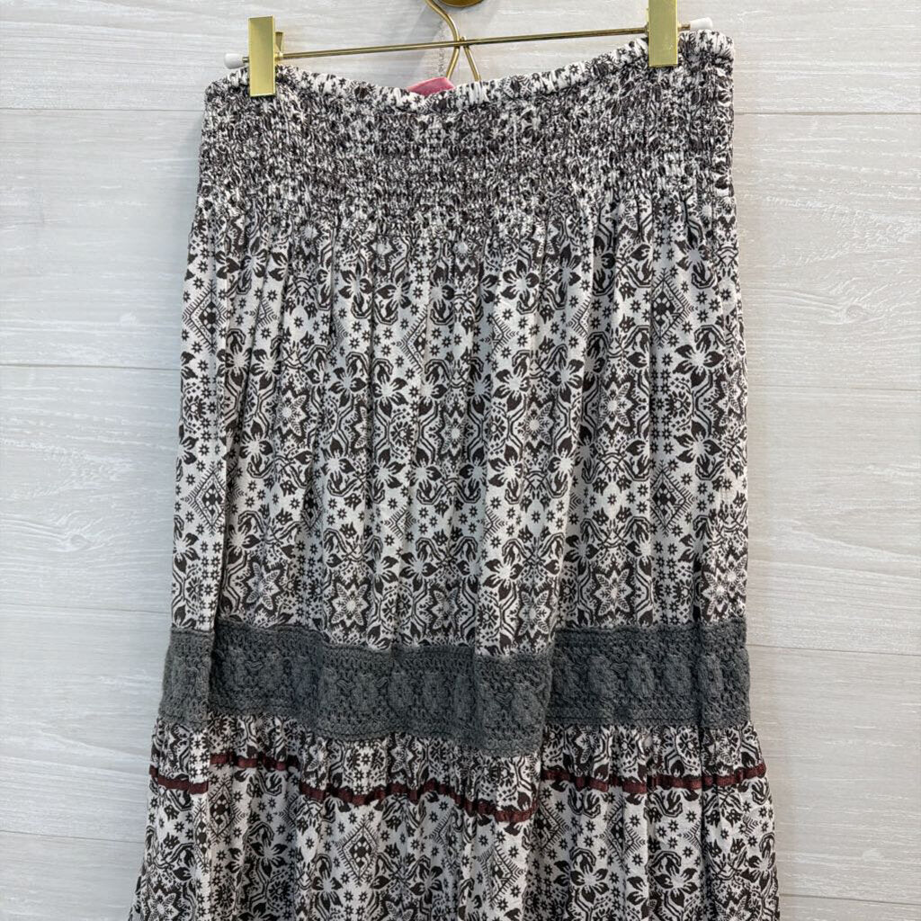 She's Cool White/ Grey Print Maxi Skirt 1X